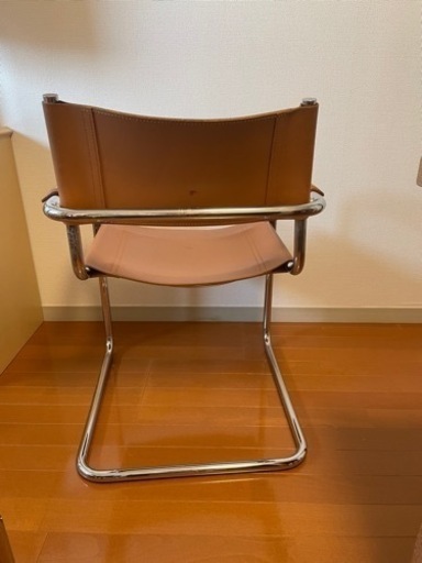 大塚家具で購入した　オシャレなチェアーです