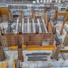 《未経験者歓迎✨》お住まいもしっかりサポートします《学校などをつくる型枠工事作業員》の画像