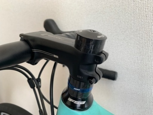 美品! Bianchi Aria Disc エアロロードバイク　自転車　47サイズ　スポーツ