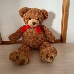 大型クマのぬいぐるみ