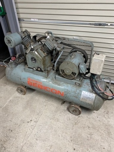 エアーコンプレッサー  5馬力　200v ヒタチ　ベビコン