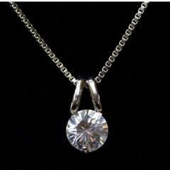 J→→→M10-9   1.25ct/ブリリアントダイヤモンドＣＺ大粒アーチペンダントネックレスの画像