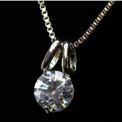 J→→→M10-9   1.25ct/ブリリアントダイヤモンドＣＺ大粒アーチペンダントネックレスの画像