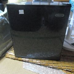 小型冷蔵庫　４５L　ワンドア
