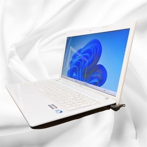 【おすすめ】NEC白ノートパソコン たっぷり保存 win11 動作快適