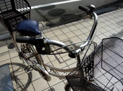 自転車 (後ろのカゴはつきません)