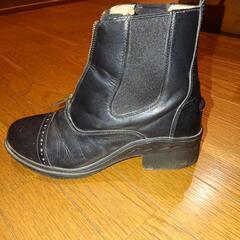 乗馬用品　ショートブーツの画像