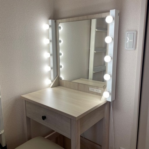 ドレッサー・化粧台・デスクタイプ・女優ミラー・ホワイト・お洒落・一面鏡・椅子付き ドレッサー・化粧台・デスクタイプ・女優ミラー・ホワイト・お洒落