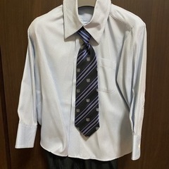 子供用スーツの画像