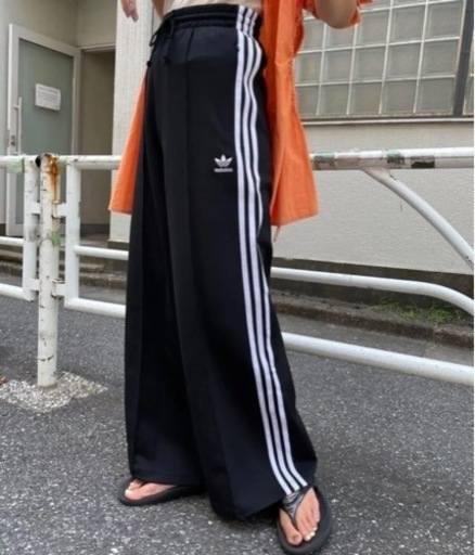 新品　アディダスオリジナルス
