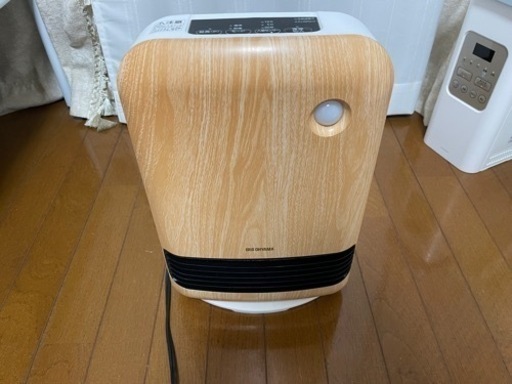 セラミックファンヒーター　2021年製　アイリスオーヤマ　PDHM-1200TD1-T