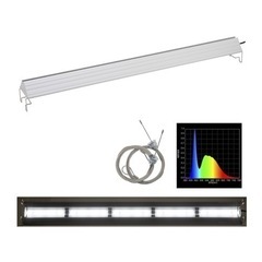 アクロ　ＴＲＩＡＮＧＬＥ　ＬＥＤライト　GROW　９００　の画像
