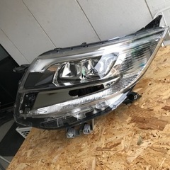 トヨタ ZRR80 ノア ヘッドライト 左 ノア 後期 ZRR80W 85W ZWR80 左 ヘッドライト LED ICHIKOH28-239 M刻印