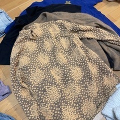 女性古着たくさんありますの画像