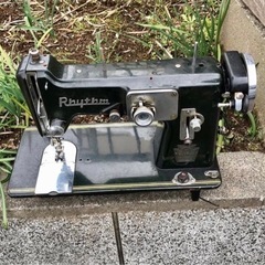 廃棄される古いミシン・お譲り下さい。
