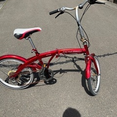 折り畳み自転車の画像