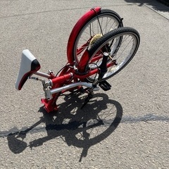 折り畳み自転車の画像