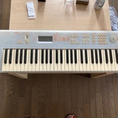 シンセサイザー　YAMAHA