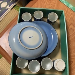 お皿　湯呑みの画像