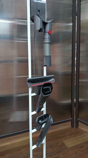 dyson コードレスクリーナー　純正スタンド付きのフルセット