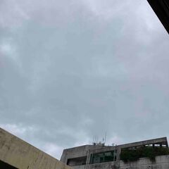 【雨の中でも頑張ります！】フリーマーケット開催中！皆さんの応援が...