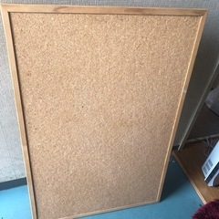 コルクボード　落書きあり　60×90