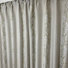掃き出し窓用カーテンとレースカーテン　ニトリ