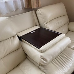 ニトリ レザー 3人掛けソファ 電動リクライニングの画像