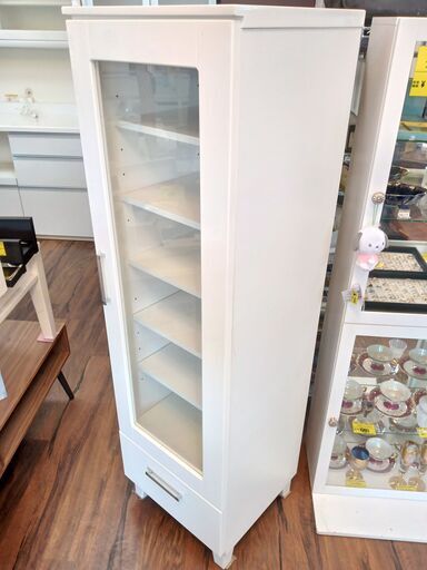 コレクションラック　ホワイト　サイズ（約）幅４５×奥４２×高１５１　　■近隣配送無料 買取GO‼　栄和店