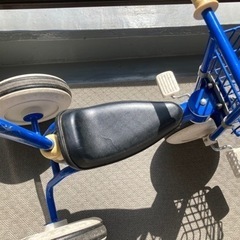 青い三輪車(着脱可能　押し棒付き)の画像