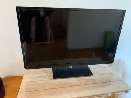 東芝　REGZA 　32型　リモコン有り　DVDプレイヤー付き