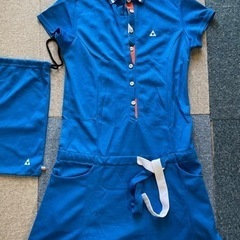 爽やかなブルーのスカートウェアの画像