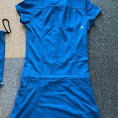 爽やかなブルーのスカートウェアの画像