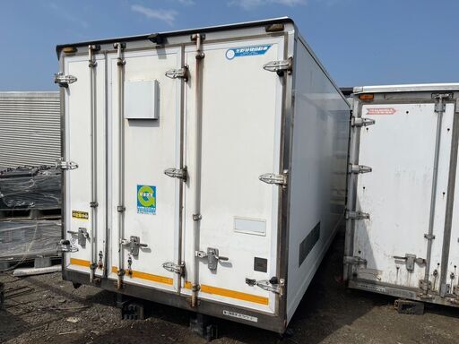 福岡発　2ｔコンテナ　横スライドドア付　換気口付　　その他多数コンテナ有　お値段交渉有