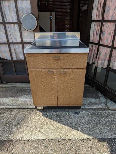 状態の良い調理台です