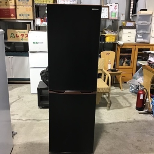 アイリスオーヤマ　ノンフロン　冷凍冷蔵庫　黒　162L