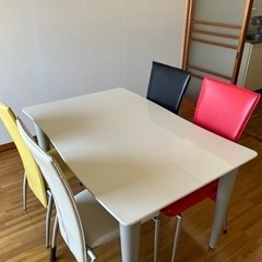ダイニングテーブル　椅子4脚セット