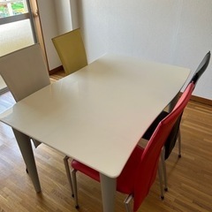 ダイニングテーブル　椅子4脚セットの画像