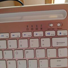 ワイヤレスキーボードの画像