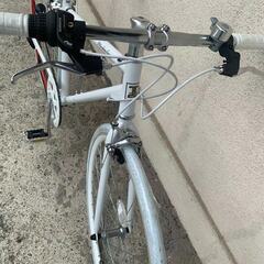 クロスバイク? ホワイトレッド