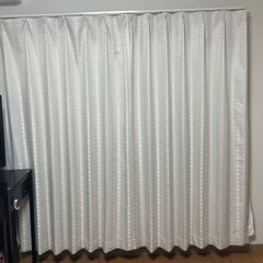 引越しますので、不要な家具さしあげげます。カーテン