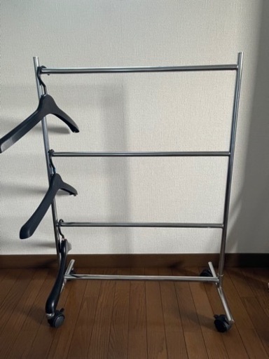 美品　ハンガー収納ラック　３段　什器