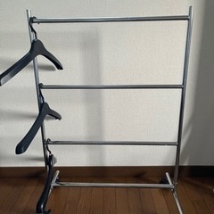 美品　ハンガー収納ラック　３段　什器