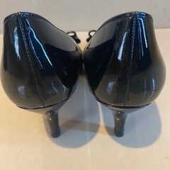 カリアング　パンプスの画像