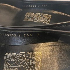 フェラガモ　パンプスの画像