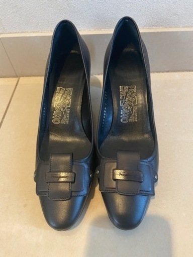 フェラガモ　パンプス