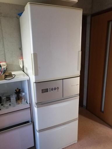 冷蔵庫シャープ製