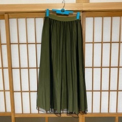 チュール付きスカート
