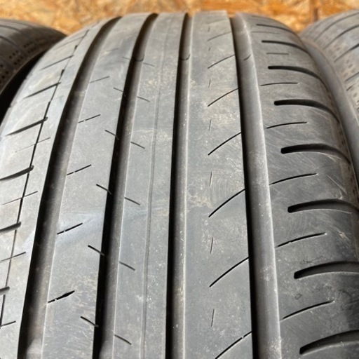 バリ山　YOKOHAMA ヨコハマ　BluEarth-GT AE51 215/55R17 夏タイヤ　2021年〜2022年製　17イン