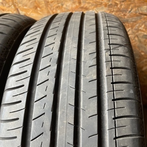 バリ山　YOKOHAMA ヨコハマ　BluEarth-GT AE51 215/55R17 夏タイヤ　2021年〜2022年製　17イン